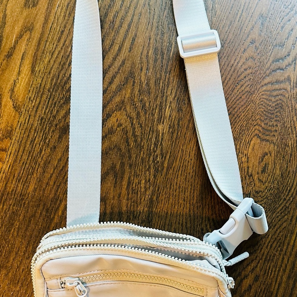Crossbody bag - Picture 2 of 3